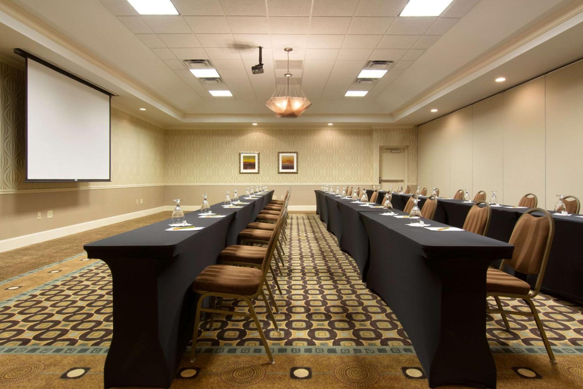 Hilton Garden Inn Cartersville Bagian luar foto