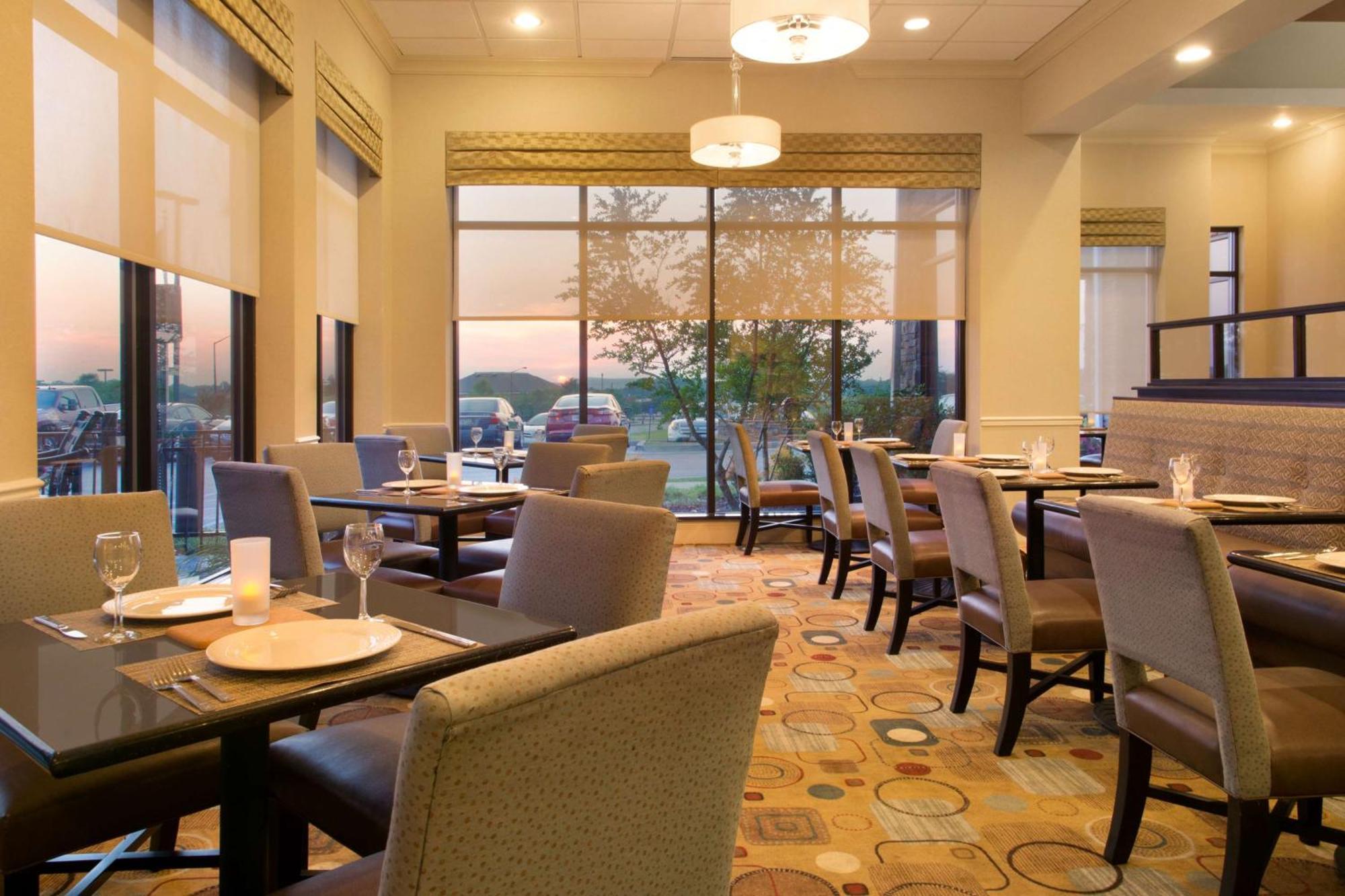 Hilton Garden Inn Cartersville Bagian luar foto
