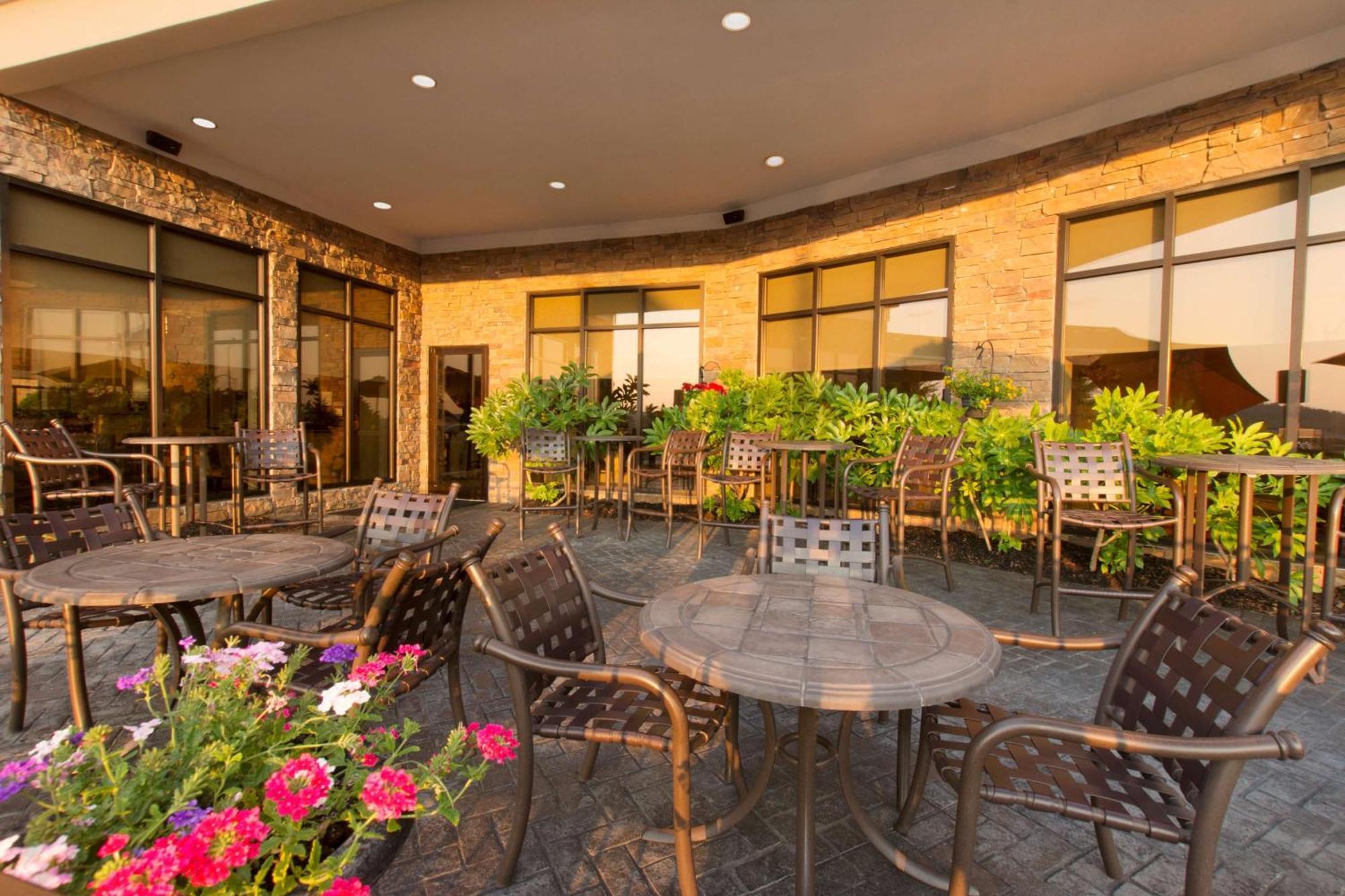Hilton Garden Inn Cartersville Bagian luar foto